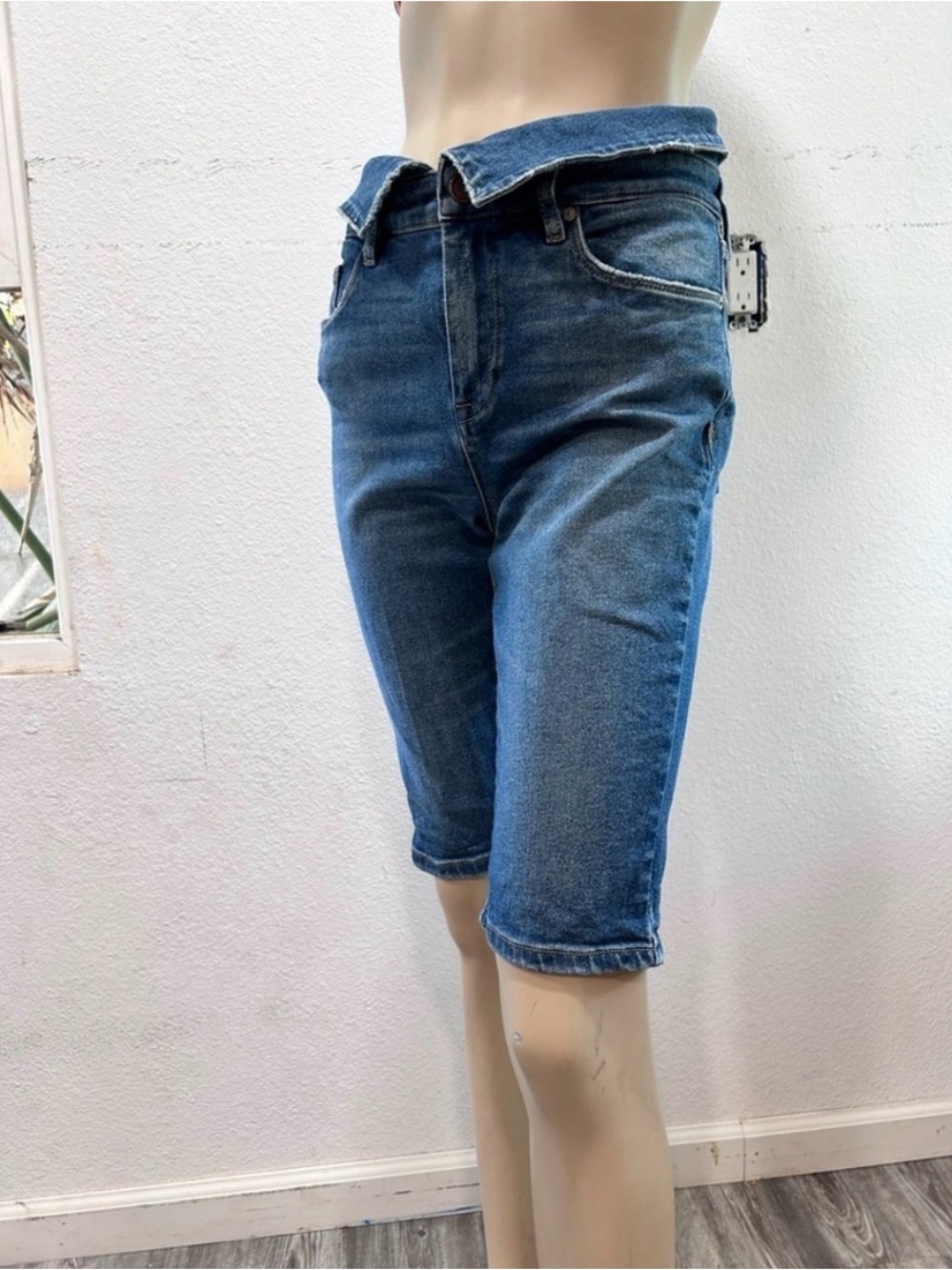 BLANKNYC high -Rise Blue Denim Bermuda Shorts - Cropped Jeans